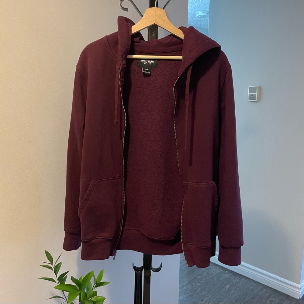 Cozy Zip-Up Hoodie in Deep Burgundy